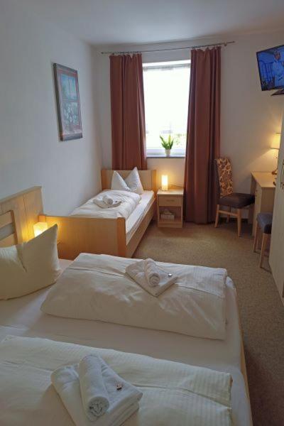 Hotel - Gasthof Erber Sinzing Extérieur photo