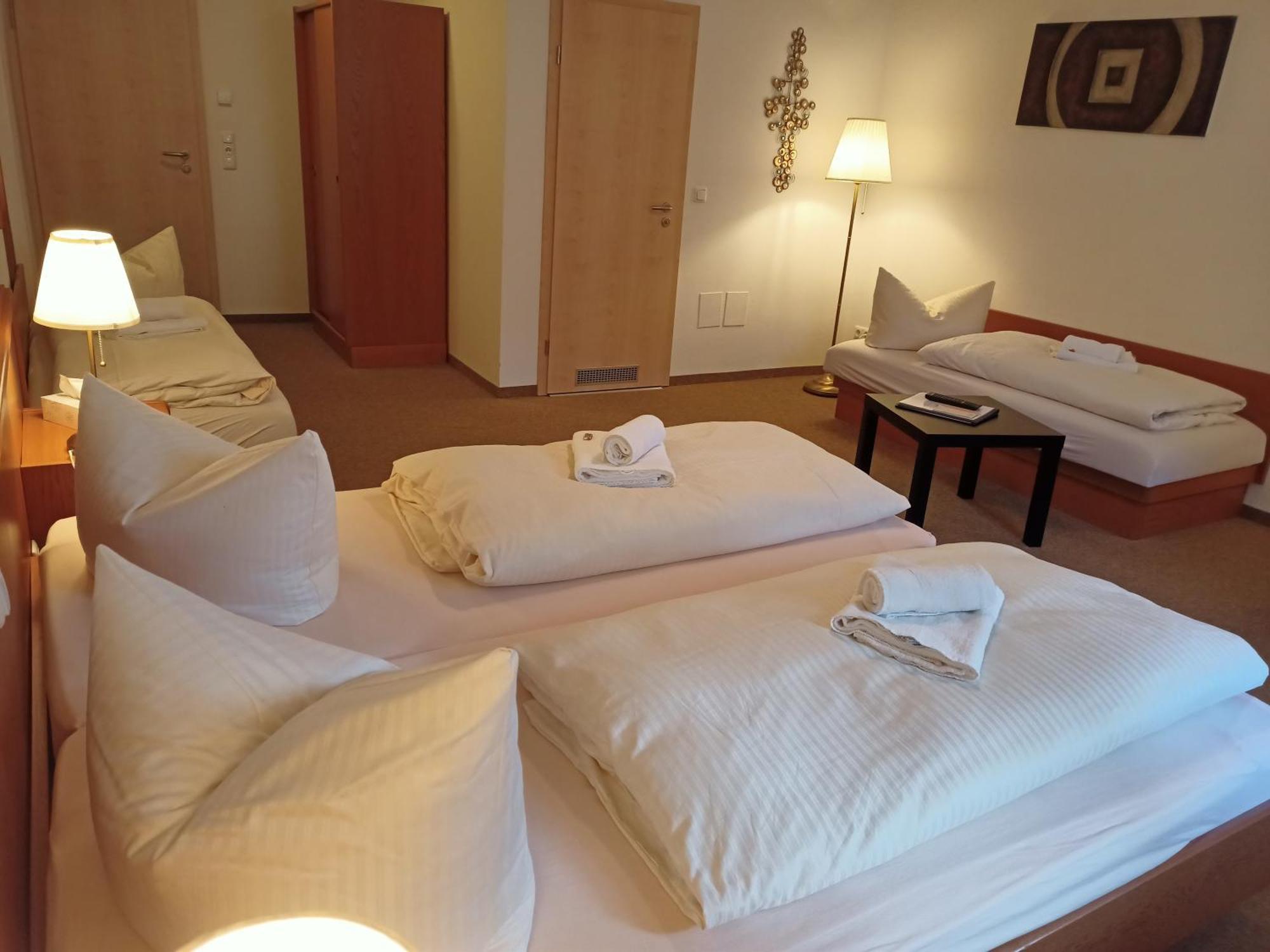Hotel - Gasthof Erber Sinzing Extérieur photo